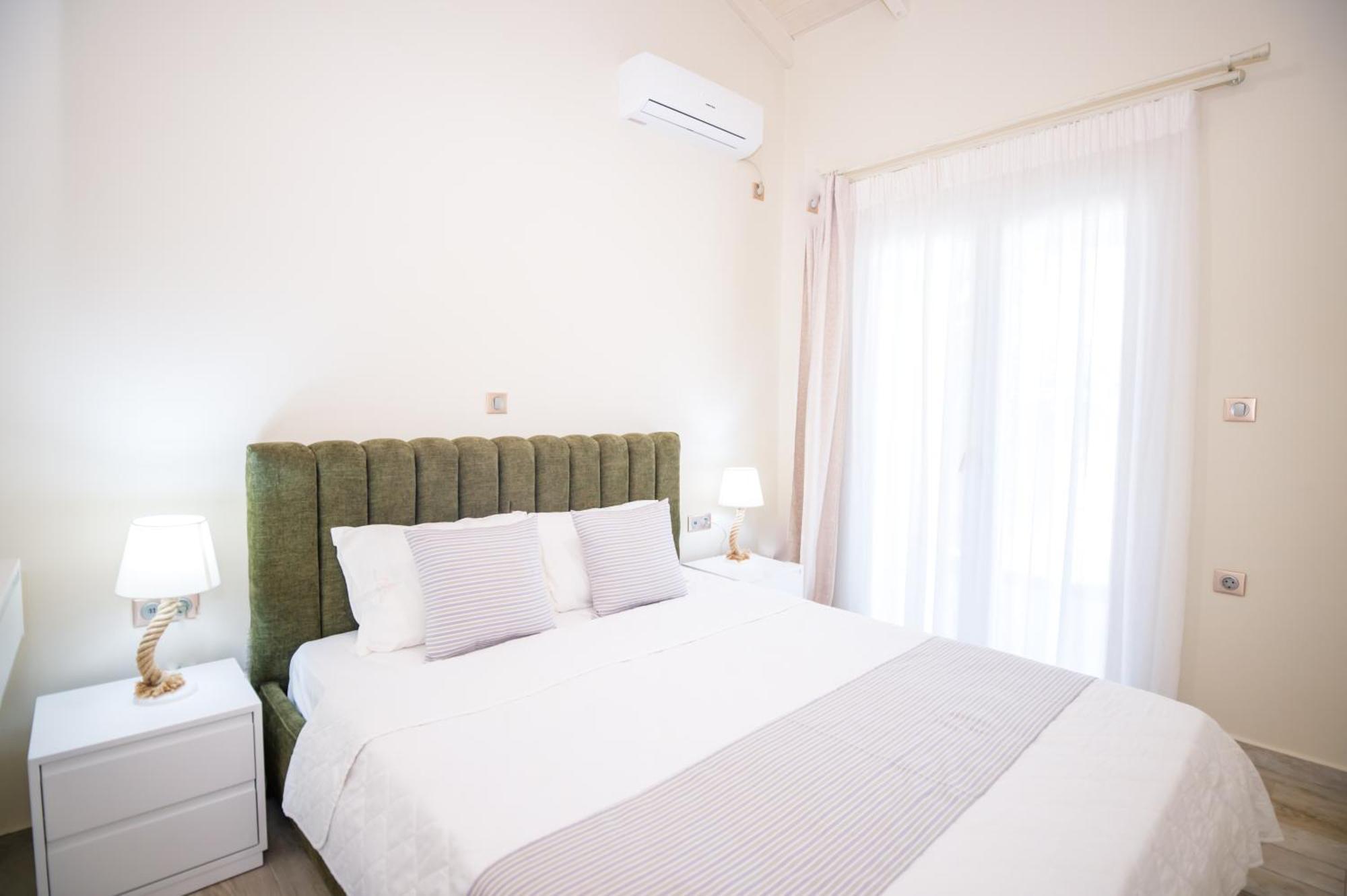 Ninos Corfu Villas Agios Georgios  Rum bild