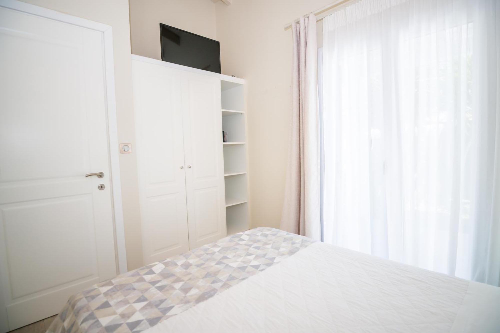 Ninos Corfu Villas Agios Georgios  Rum bild